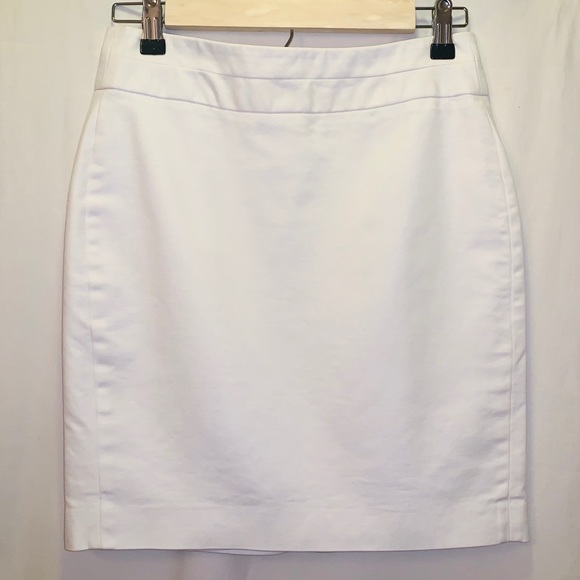 Banana Republic White A Line Mini Skirt :: 0P - Picture 1 of 3